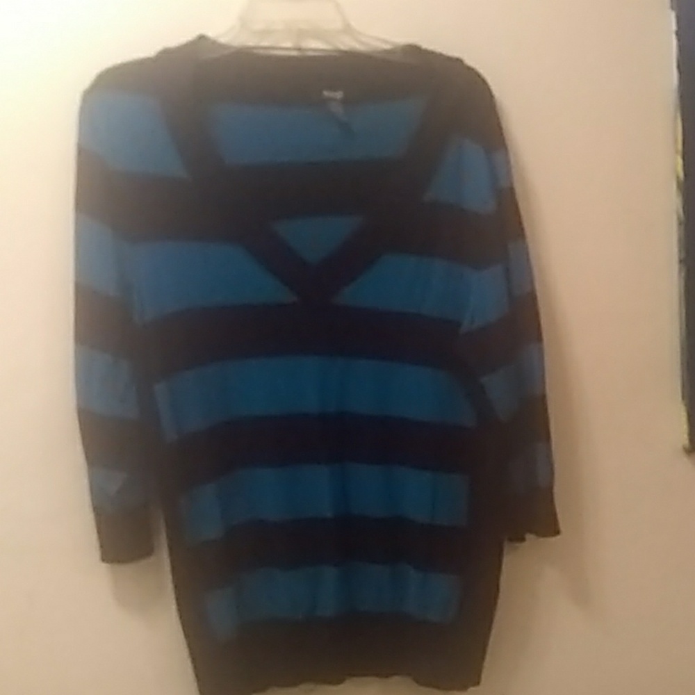 3x Teal and black sweater